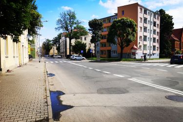 Więcej miejsc parkingowych na ul. Kilińskiego.