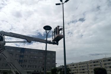 Montujemy nowy system monitorujący Plac Zwycięstwa.