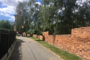 Remont kolejnego odcinka murów obronnych