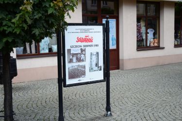 Od dziś na oleśnickim Rynku można oglądać wystawę "40 lat porozumień sierpniowych, 40 lat sierpnia'80, 40 lat Niezależnego Samorządowego Związku Zawodowego SOLIDARNOŚĆ"