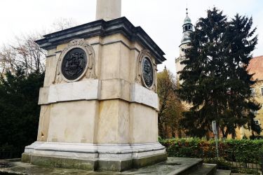Medalion odtworzony w tym roku na kolumnie Złotych Godów nie posiada błędów