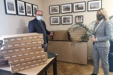 Notebooki do nauki zdalnej dla oleśnickich szkół podstawowych