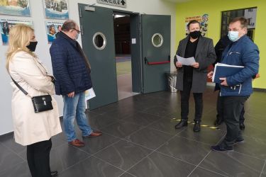 Ruszają pierwsze w kraju pilotażowe punkty szczepień powszechnych przeciw COVID-19
