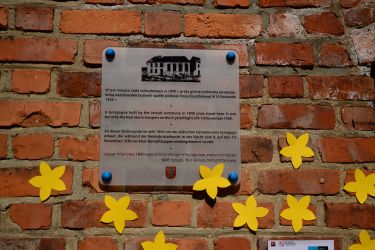 Akcja społeczno-edukacyjna Żonkile w związku z 78. rocznicą wybuchu powstania w getcie warszawskim 