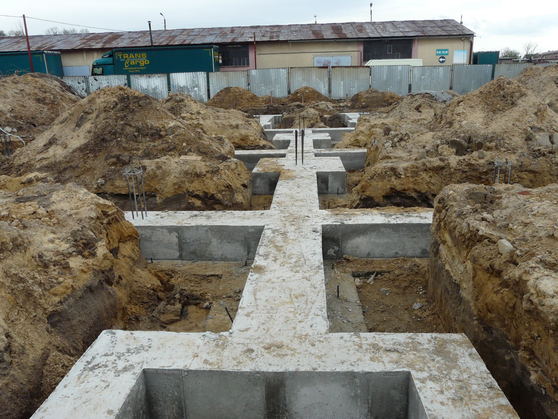 ławy fundamentalne budynków