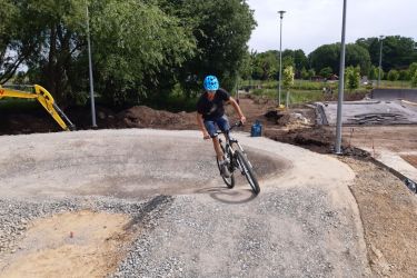 Postępy na budowie skateparku i pumptracka