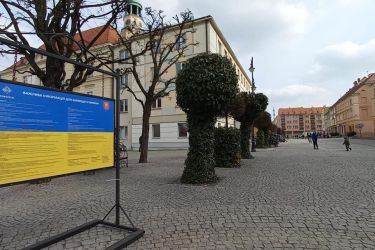 W mieście pojawiły się tablice informacyjne dla uchodźców