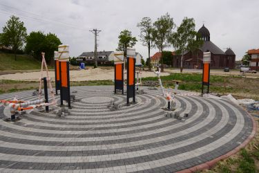 Burmistrz Jan Bronś sprawdzał kolejny etap prac przy budowie Parku Południowego 