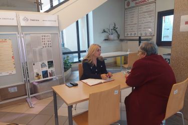 Zmiana terminów dyżurów "Godzina dla seniora" z zastępcą burmistrza Edytą Małys Niczypor