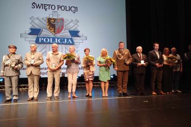 Oleśnicka Policja świętowała w sali widowiskowej MOKiSu
