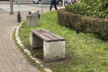 Ławeczki dla seniorów – kolejny projekt z OBO zrealizowany
