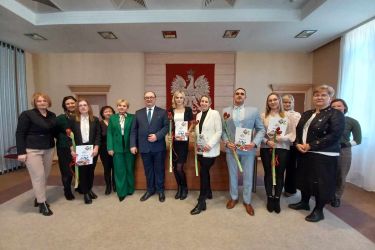 Uroczystość wręczenia aktów nadania stopnia awansu zawodowego nauczyciela na stopień nauczyciela mianowanego