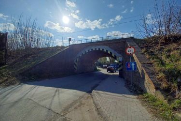  Dobra wiadomość – tunel pieszo - rowerowy w nasypie kolejowym na połączeniu ul. Wiejskiej i Wały Jagiellońskie zostanie niebawem wybudowany