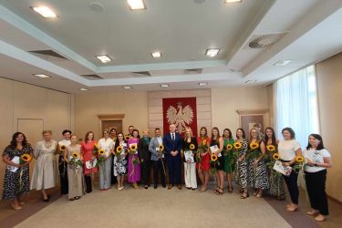 Uroczystość wręczenia aktów nadania stopnia awansu zawodowego nauczyciela na stopień nauczyciela mianowanego