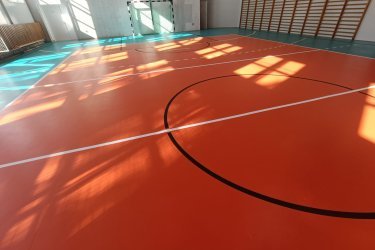 Nowa wykładzina w sali sportowej SP 2