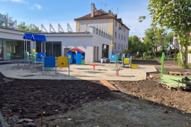 Nowy żłobek miejski i teren wokół wyglądają już imponująco