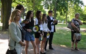 Imienne tabliczki umieszczone przy Dębach Katyńskich (3)