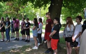 Imienne tabliczki umieszczone przy Dębach Katyńskich (3)