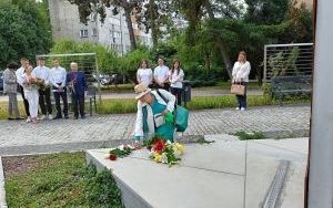 Pomnik prof. Antoniego Cieszyńskiego (2)