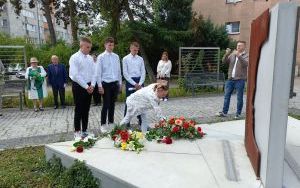 Pomnik prof. Antoniego Cieszyńskiego (6)