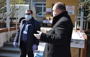 Środki ochrony osobistej od Burmistrza dla walczących z epidemią  (1)