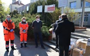Środki ochrony osobistej od Burmistrza dla walczących z epidemią  (10)