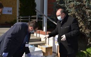 Środki ochrony osobistej od Burmistrza dla walczących z epidemią  (1)