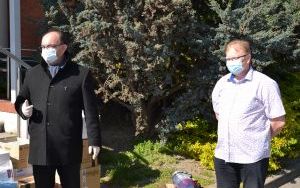 Środki ochrony osobistej od Burmistrza dla walczących z epidemią  (6)