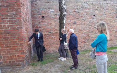 Remont kolejnego odcinka murów obronnych (7)