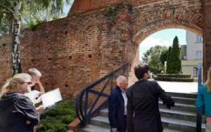 Remont kolejnego odcinka murów obronnych (6)