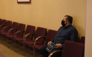 Rozmawiali o zasadach bezpieczeństwa dotyczących zapobiegania i przeciwdziałania COVID-19 w szkołach i pozostałych placówkach oświatowych. (5)